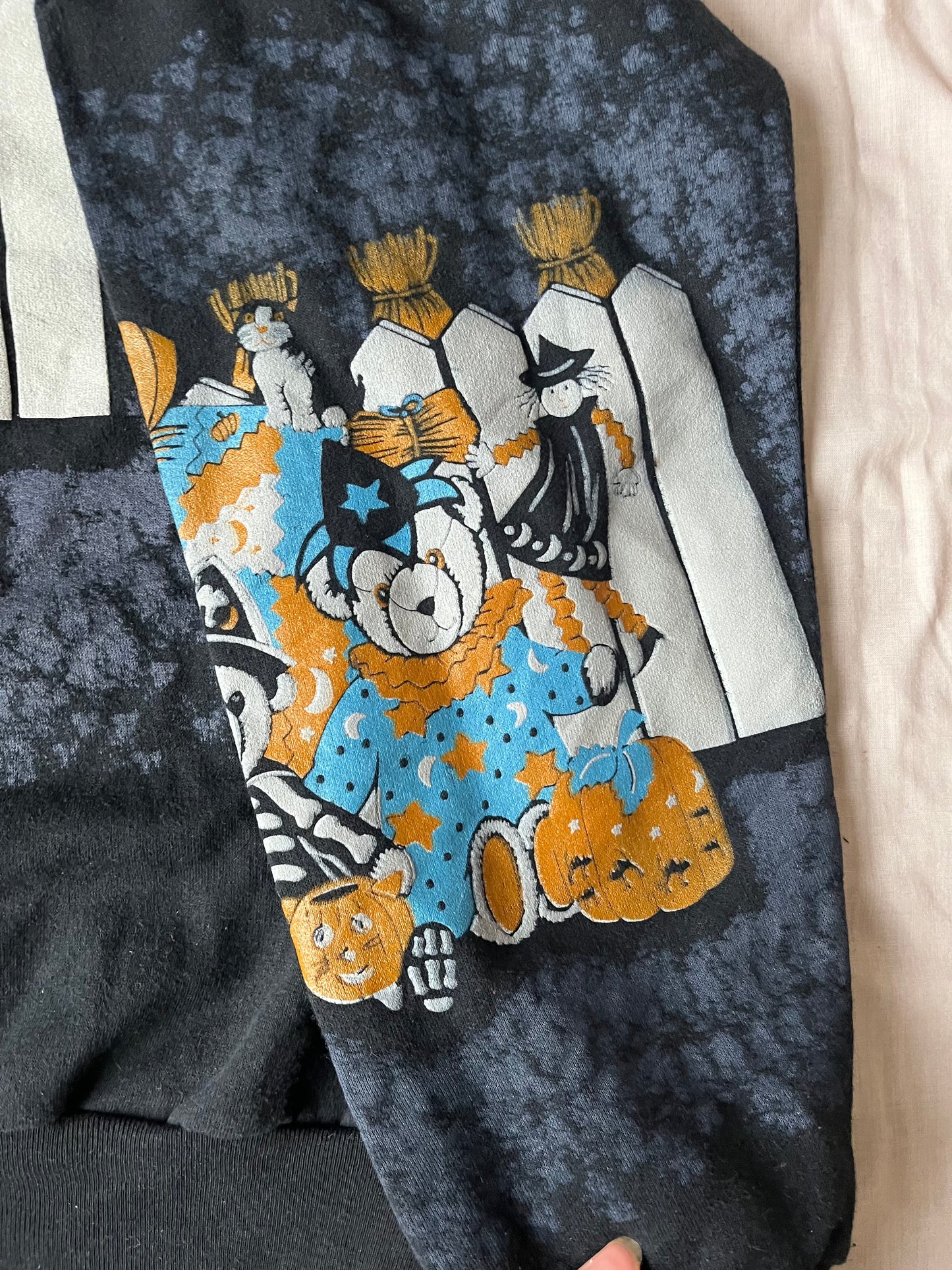 Spooky Season 1990s Halloween Sweater XL