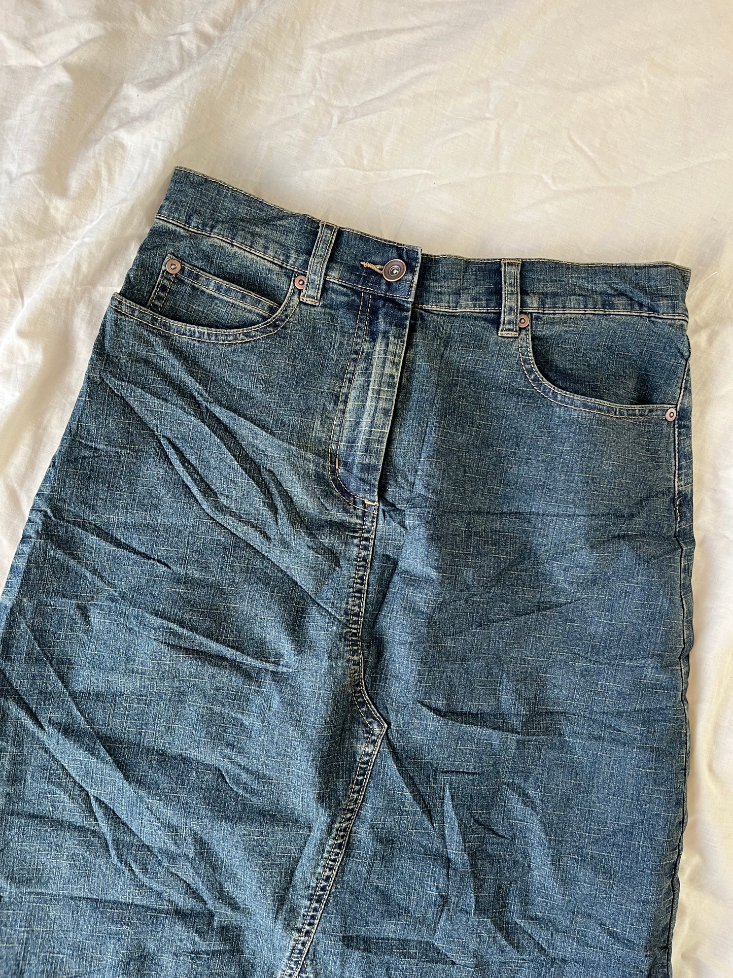 Chloe Skirt UK 10-12 & UK 16-18 (Two Sizes)