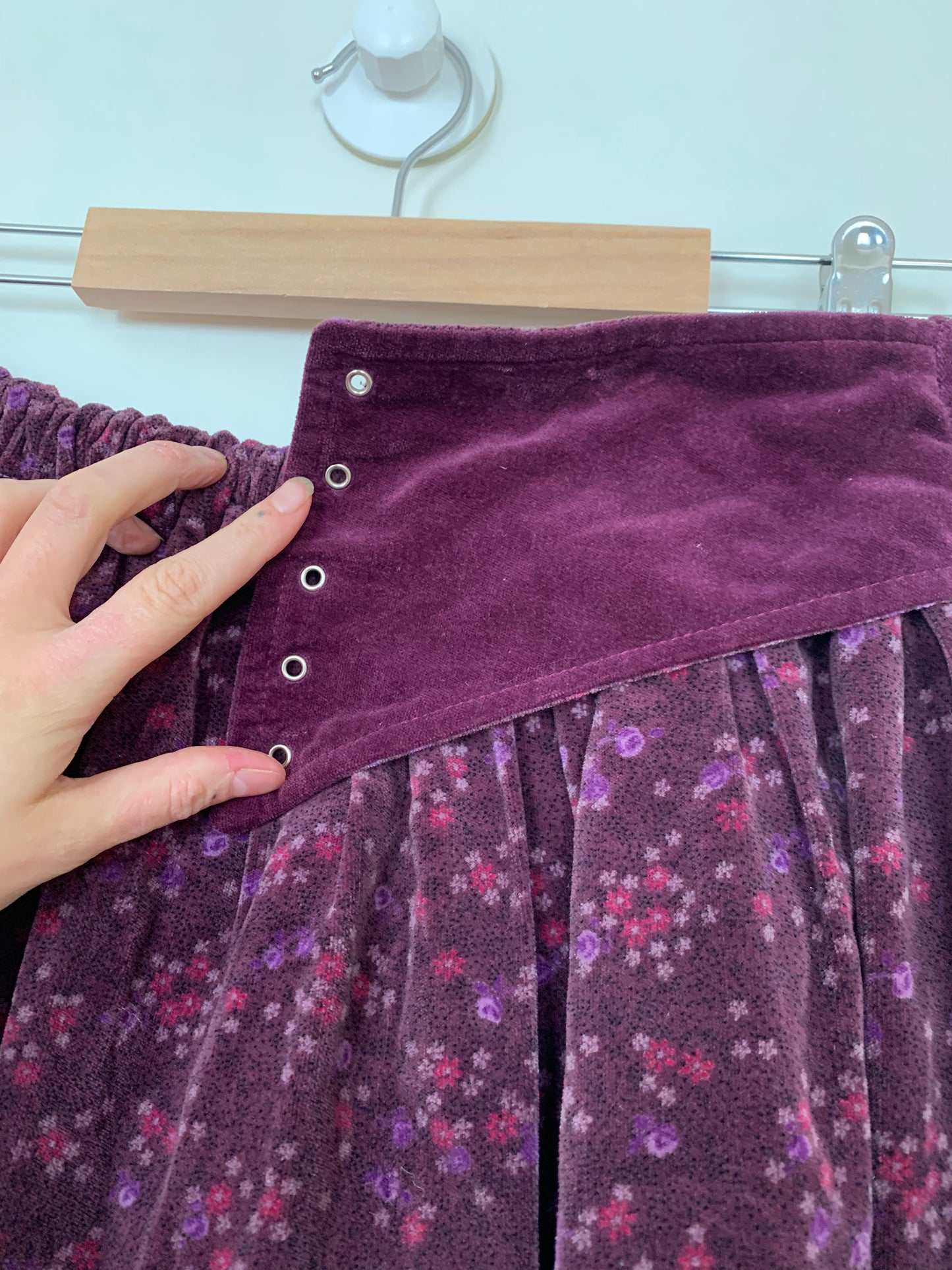 Amelia 90s Velvet Skirt UK 6-10