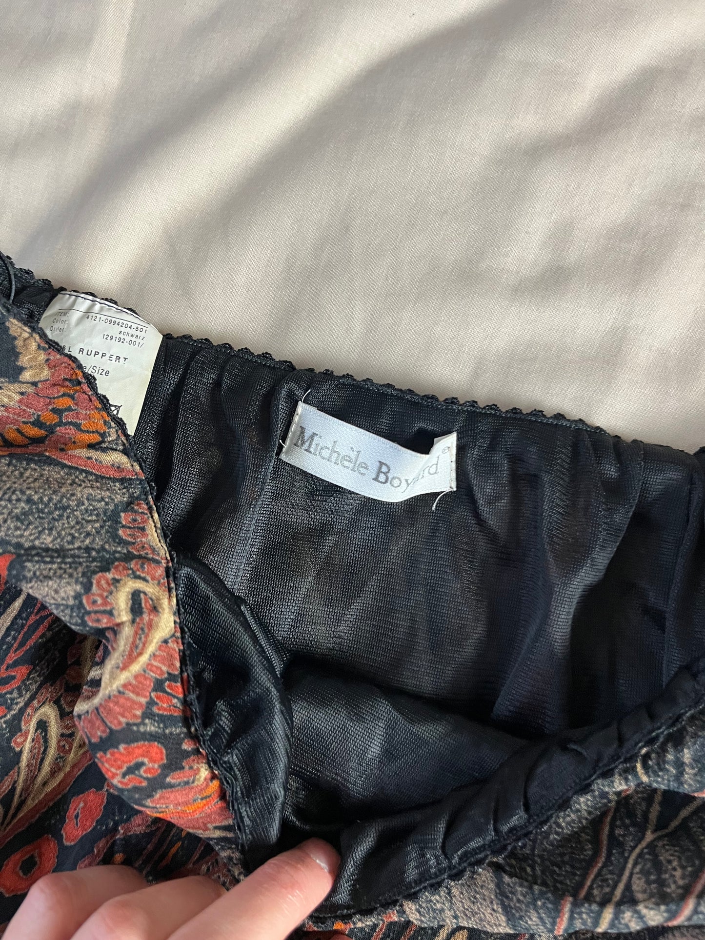 Victoria 00s Skirt UK 8-12