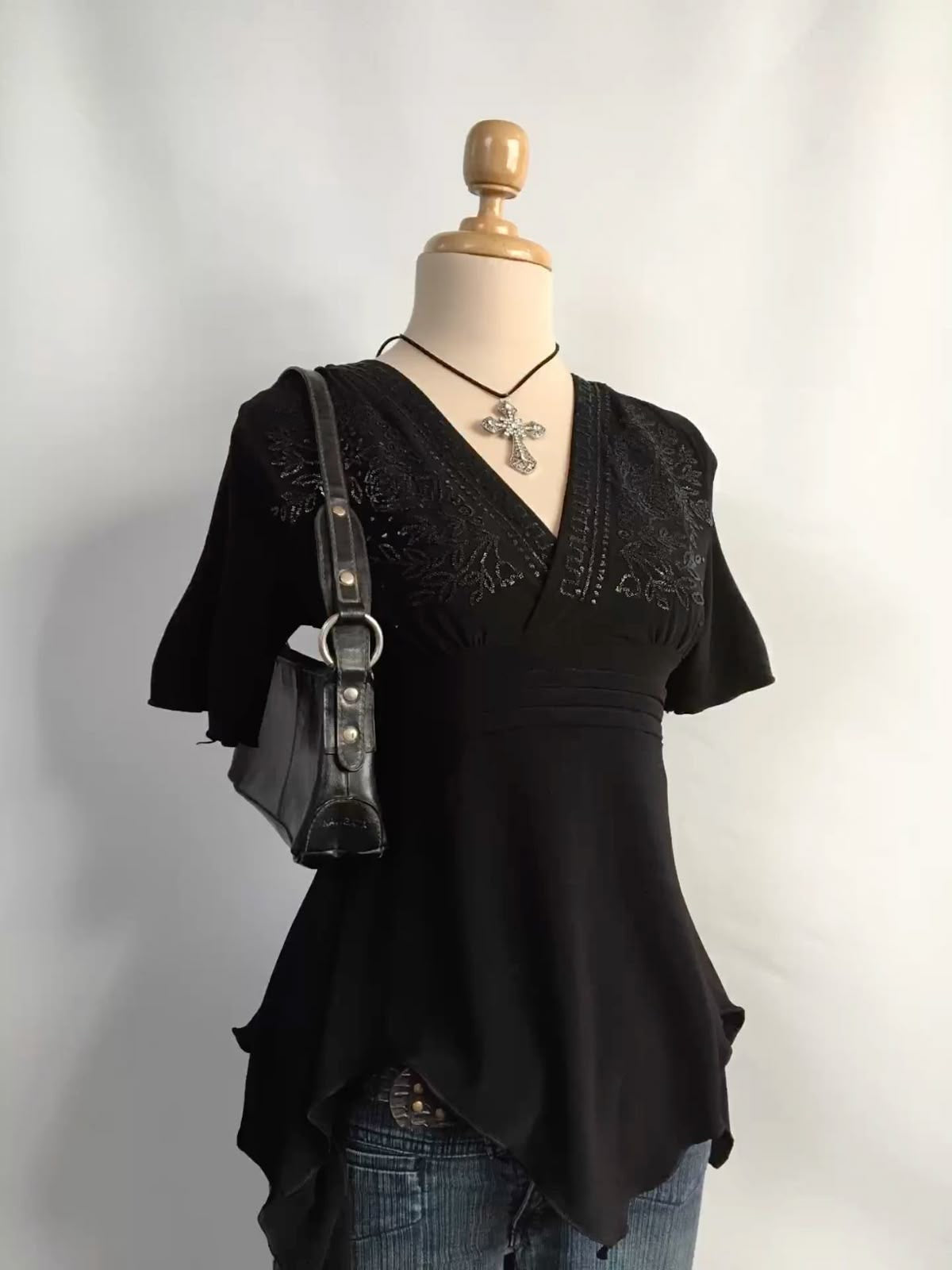 1990s & 2000s Whimsy Witch Wholesale Bundle - 16 Pieces