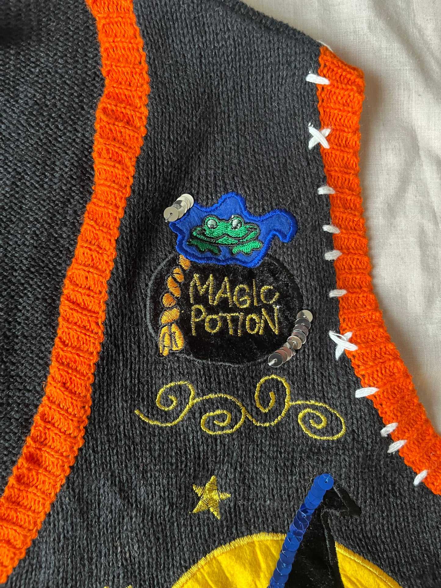 Something Wicked 1990s Halloween Sweater Vest L