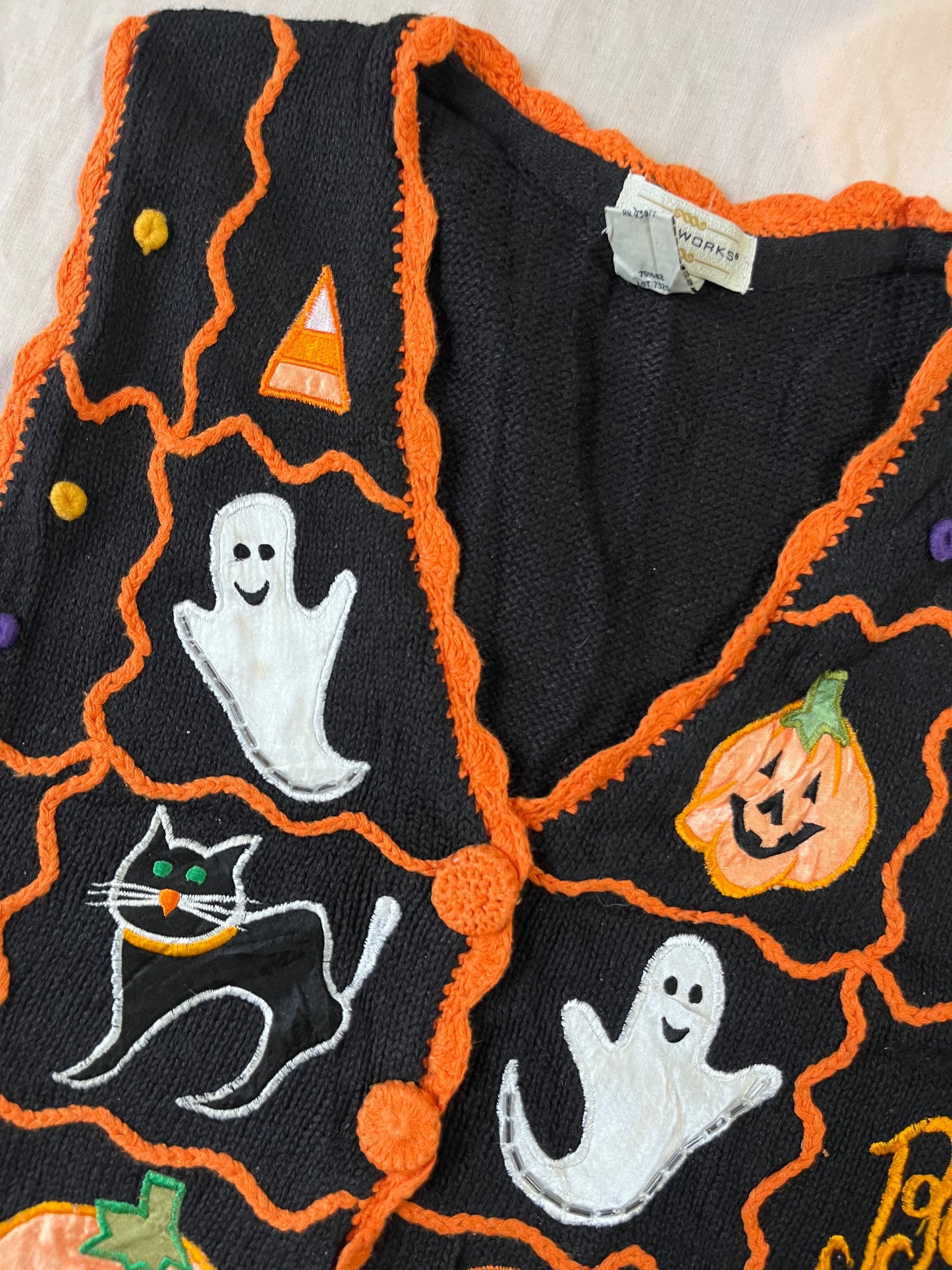 Crypt 1990s Halloween Sweater Vest M