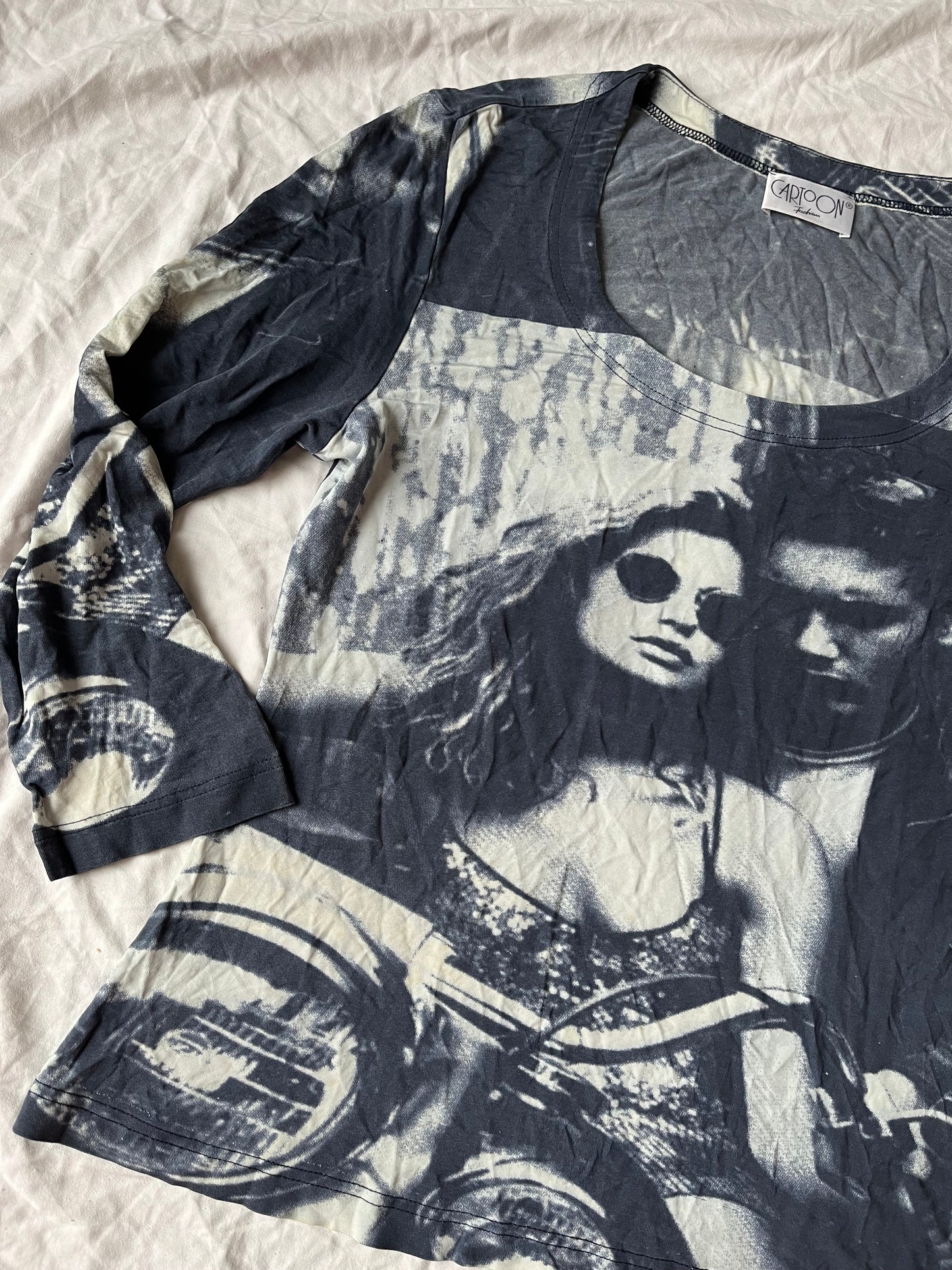Graphic Top UK 10