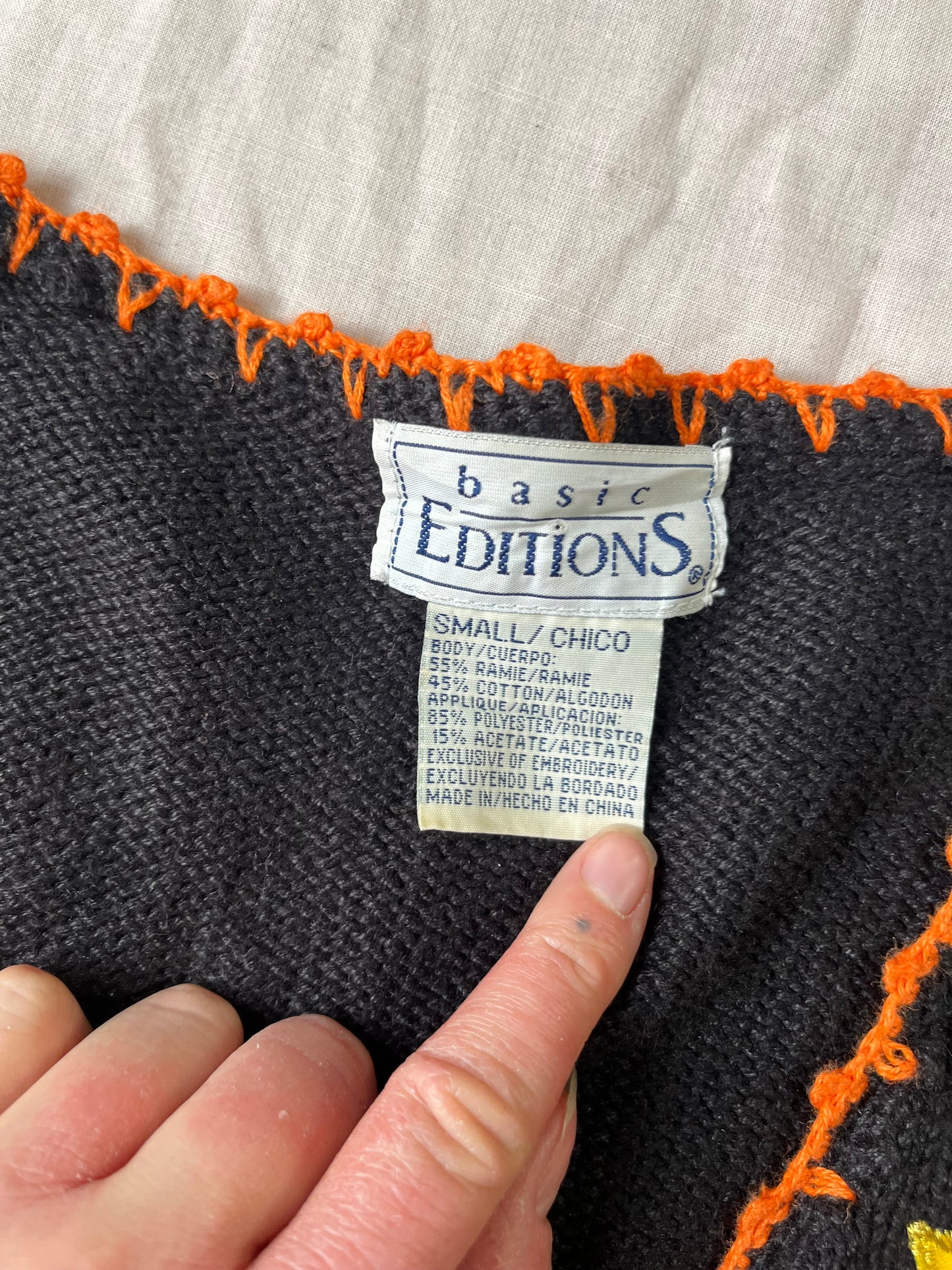 Happy Harvest 1990s Halloween Sweater Vest S (2)