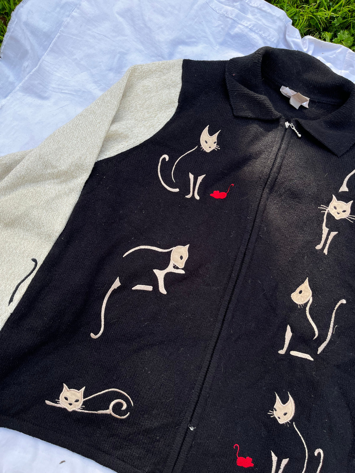 The Familiar Cardigan L