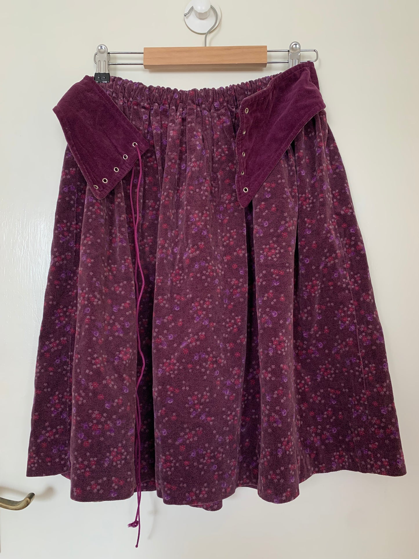 Amelia 90s Velvet Skirt UK 6-10