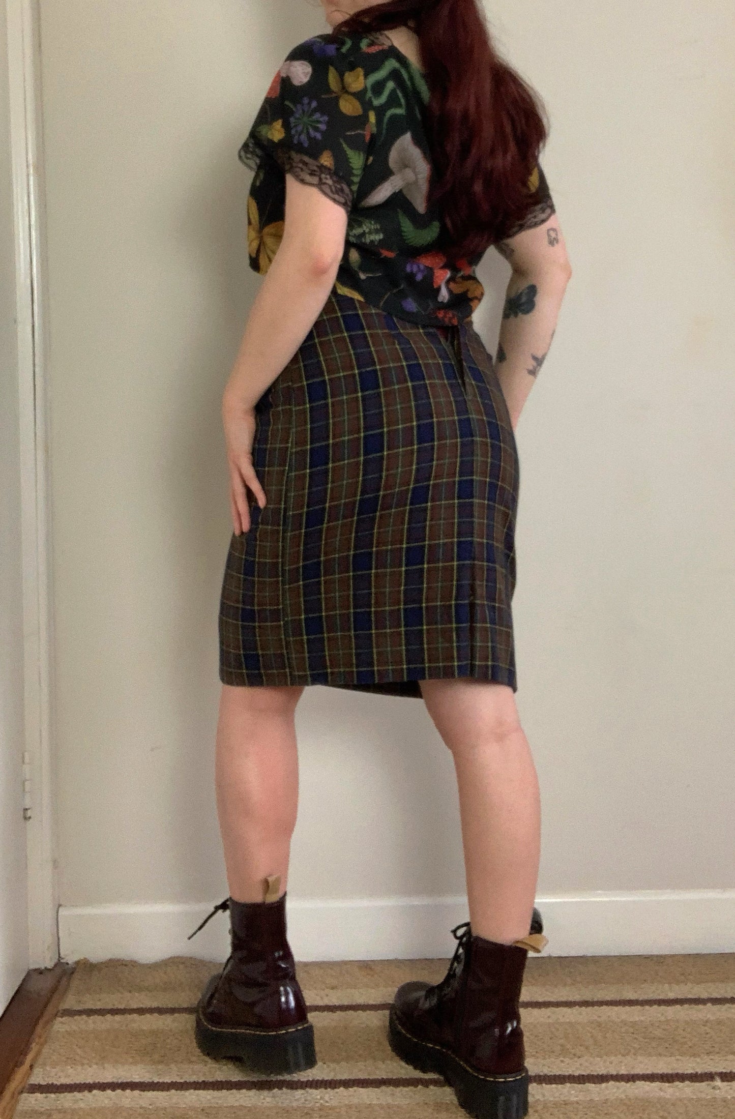 Lola 90s Tartan Skirt UK 8