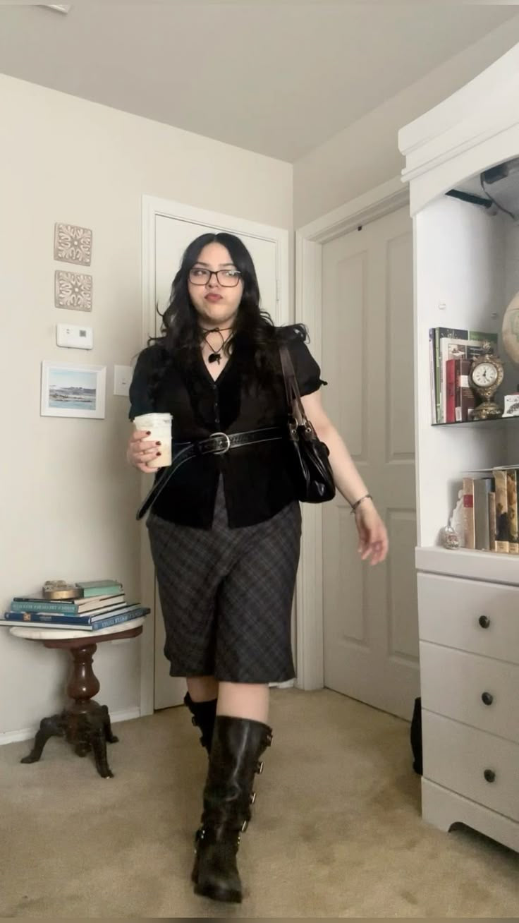 1990s & 2000s Whimsy Witch Wholesale Bundle - 16 Pieces