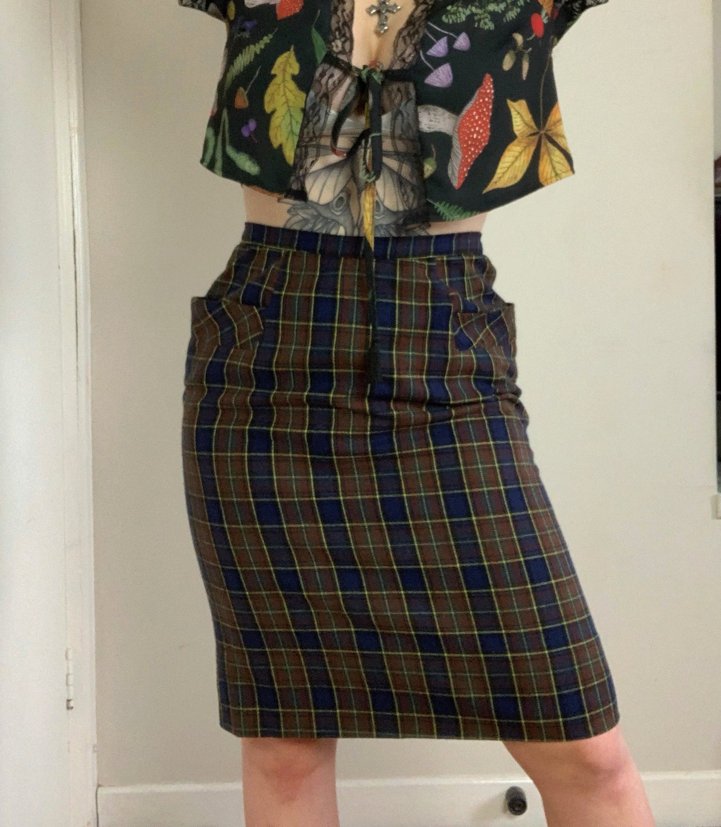 Lola 90s Tartan Skirt UK 8