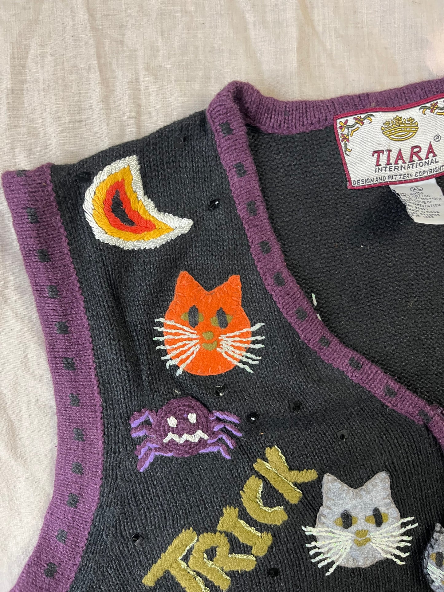 Trick or Treat 1990s Halloween Sweater Vest M/L