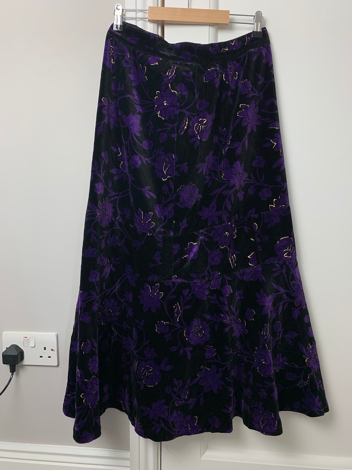 Isabella 90s Velvet Skirt UK 12